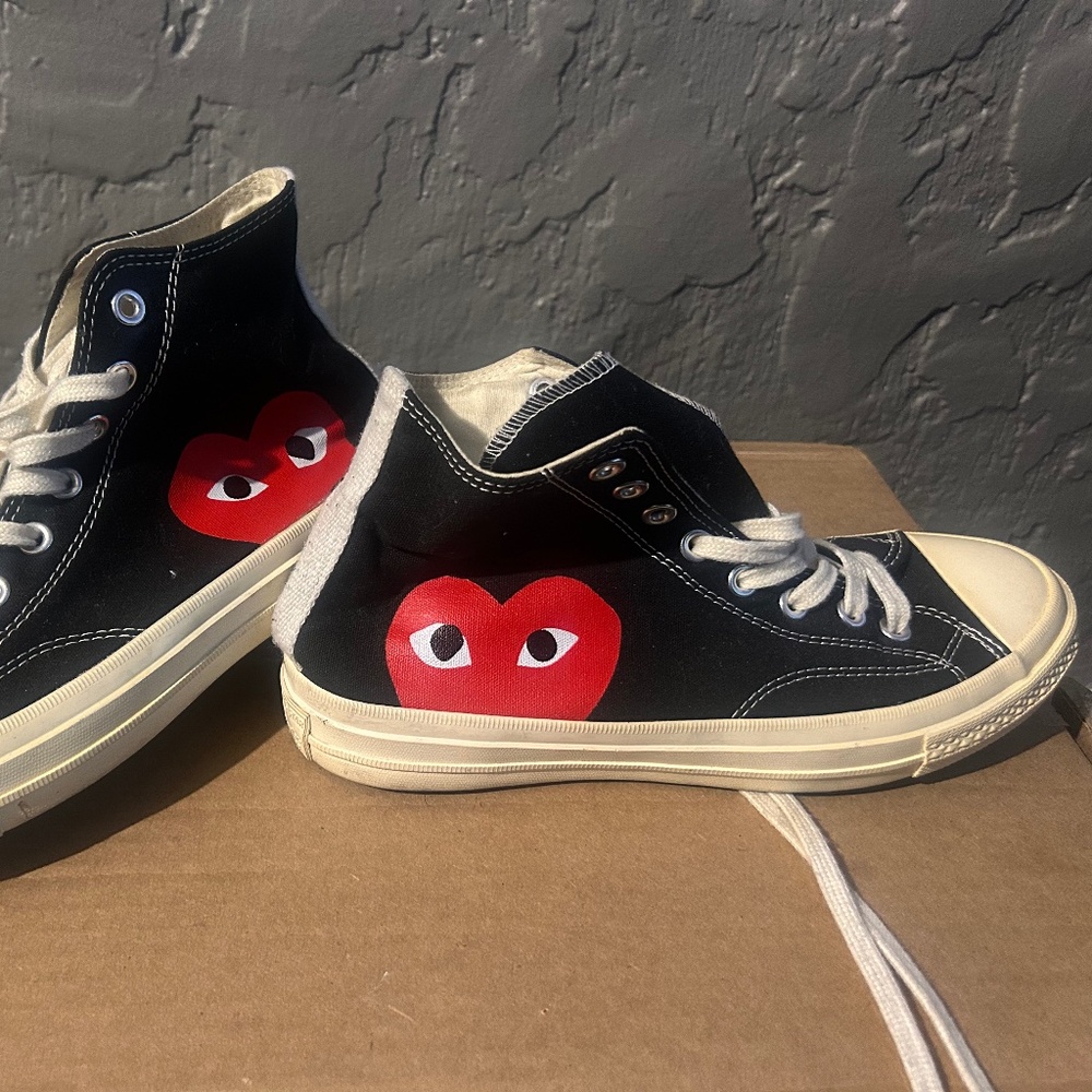 *NEED GONE ASAP* Comme Des Gracon Converse